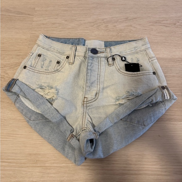 BNWT Size 22 One Teaspoon Light Blue Diamonde Bandit Jean Shorts - Picture 1 of 4